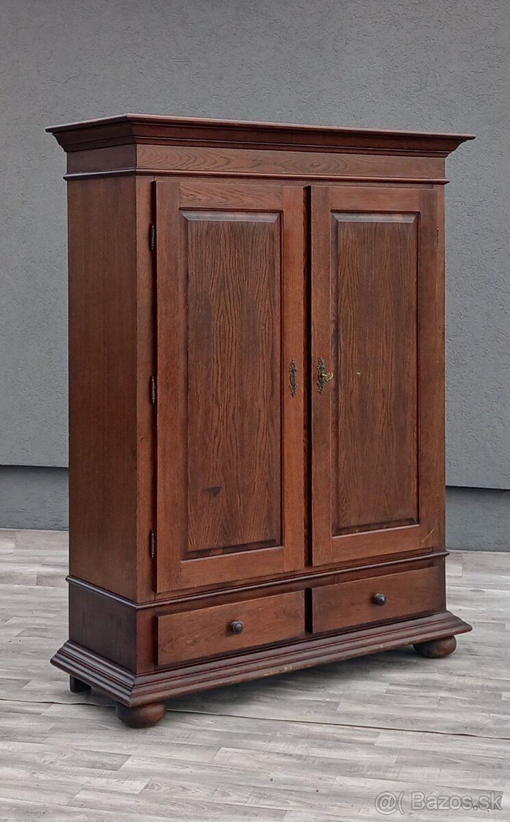Skriňa dubová s 2 zásuvkami. - 8
