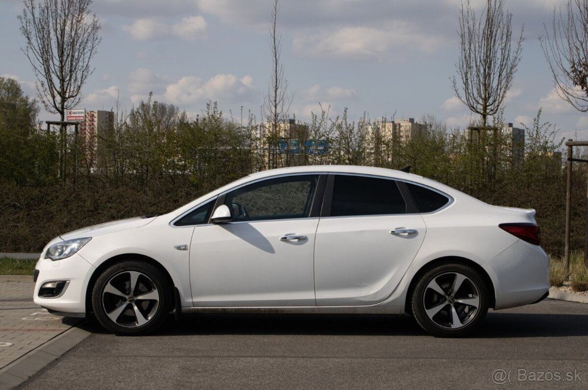 Opel Astra Notchback 1.7 CDTI 130k Cosmo - 8