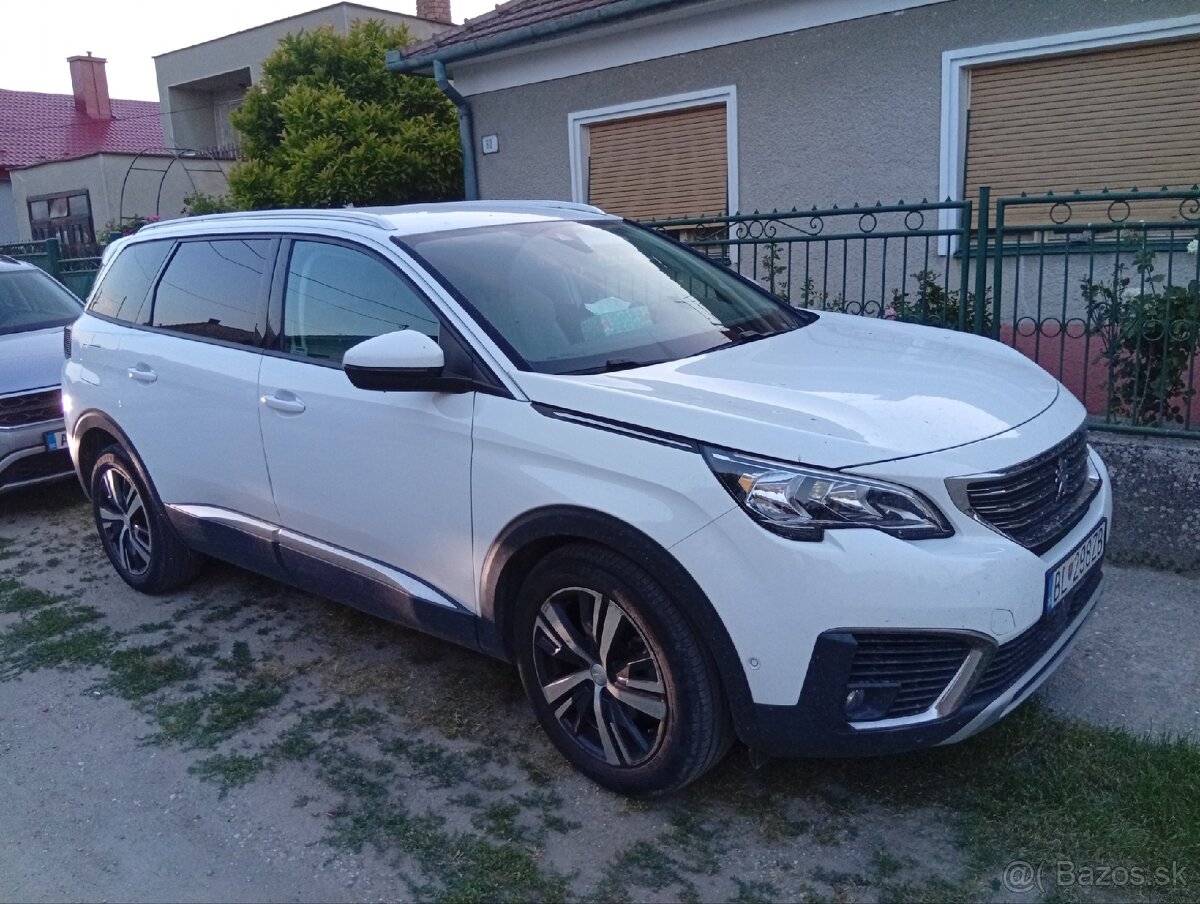 Peugeot 5008 - 8