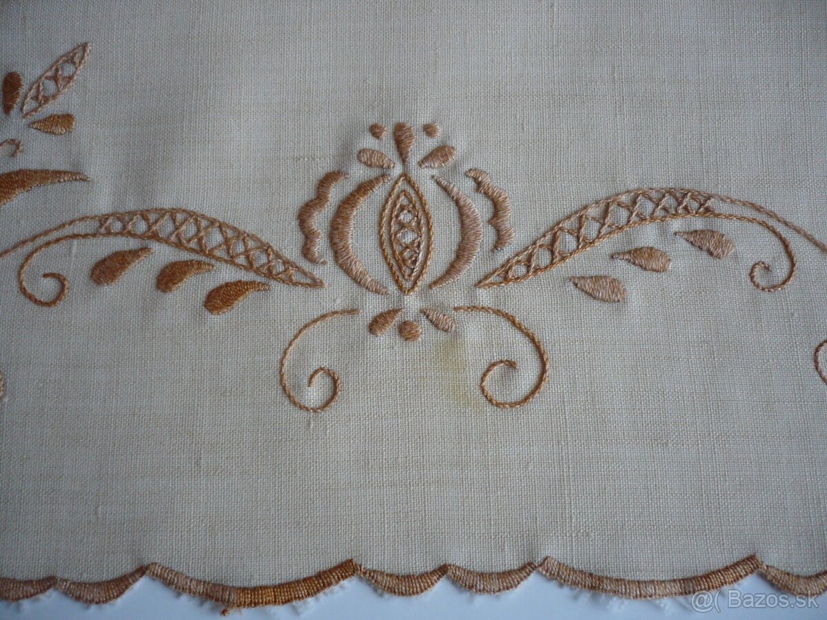 vyšívané obrusy - 8