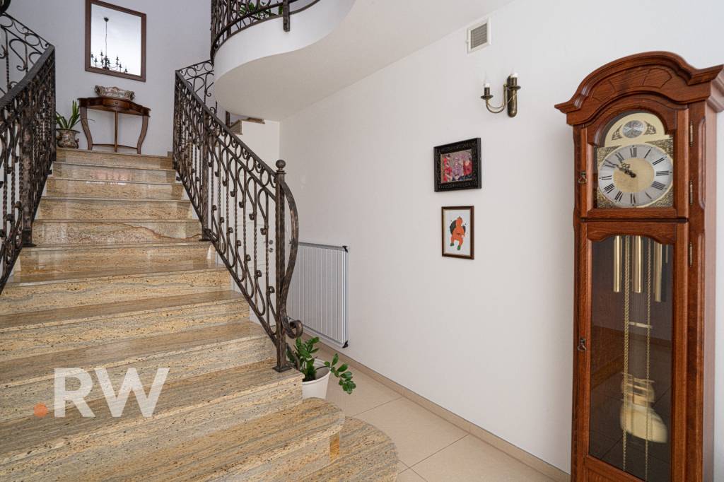 REWIN I Majestátny rodinný dom s investičným potenciálom - 8