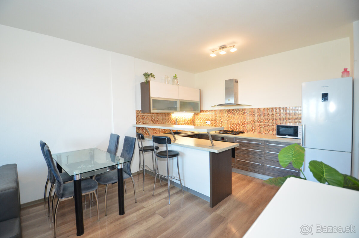 Pekný 2-izb. byt so šatníkom a vlastným kúrením. Nízke nákla - 8