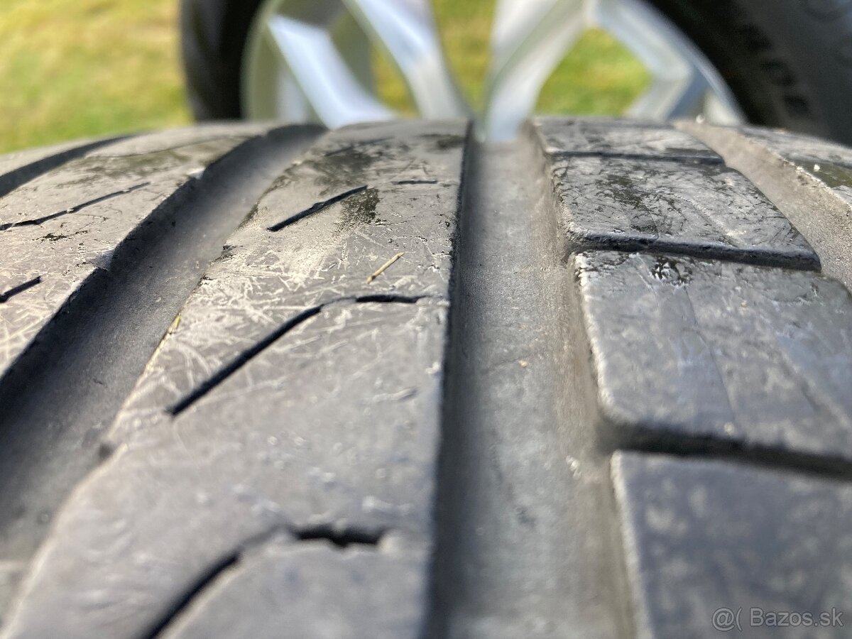 Predám letnú sadu škoda 5x112 7J ET43 235/50 R19 - 8