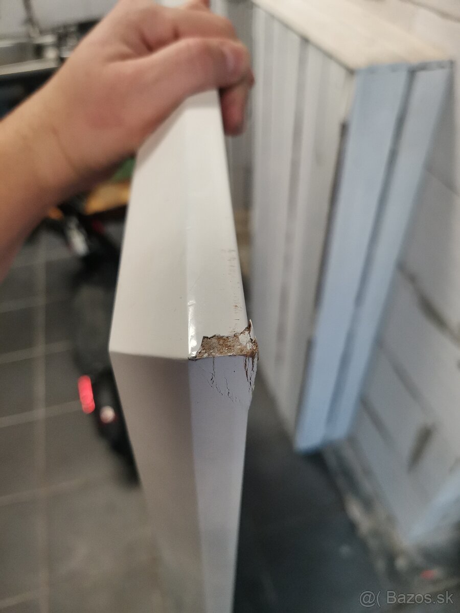 Jedalensky stôl a stoličky - 8