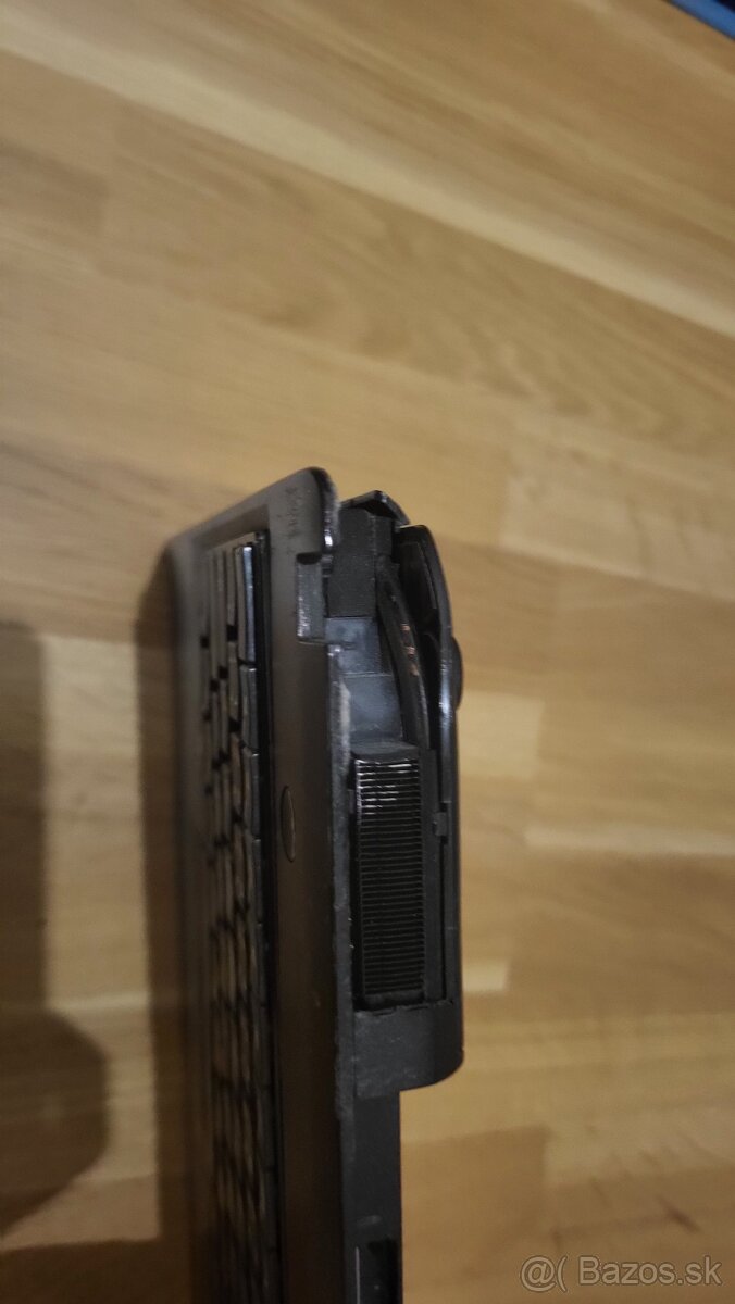 Pokukam Lenovo E535 bez displaya - 8