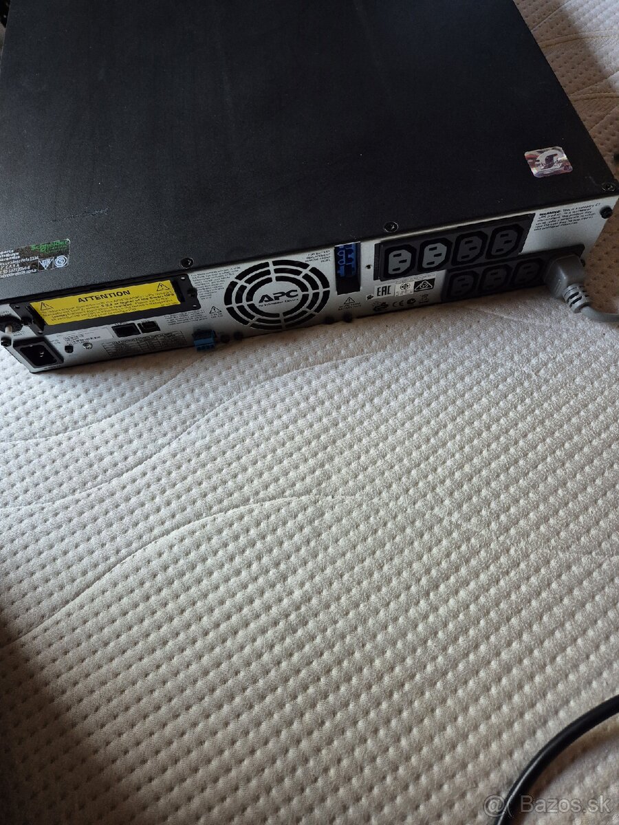 Záložný zdroj APC SMX1000i - 8