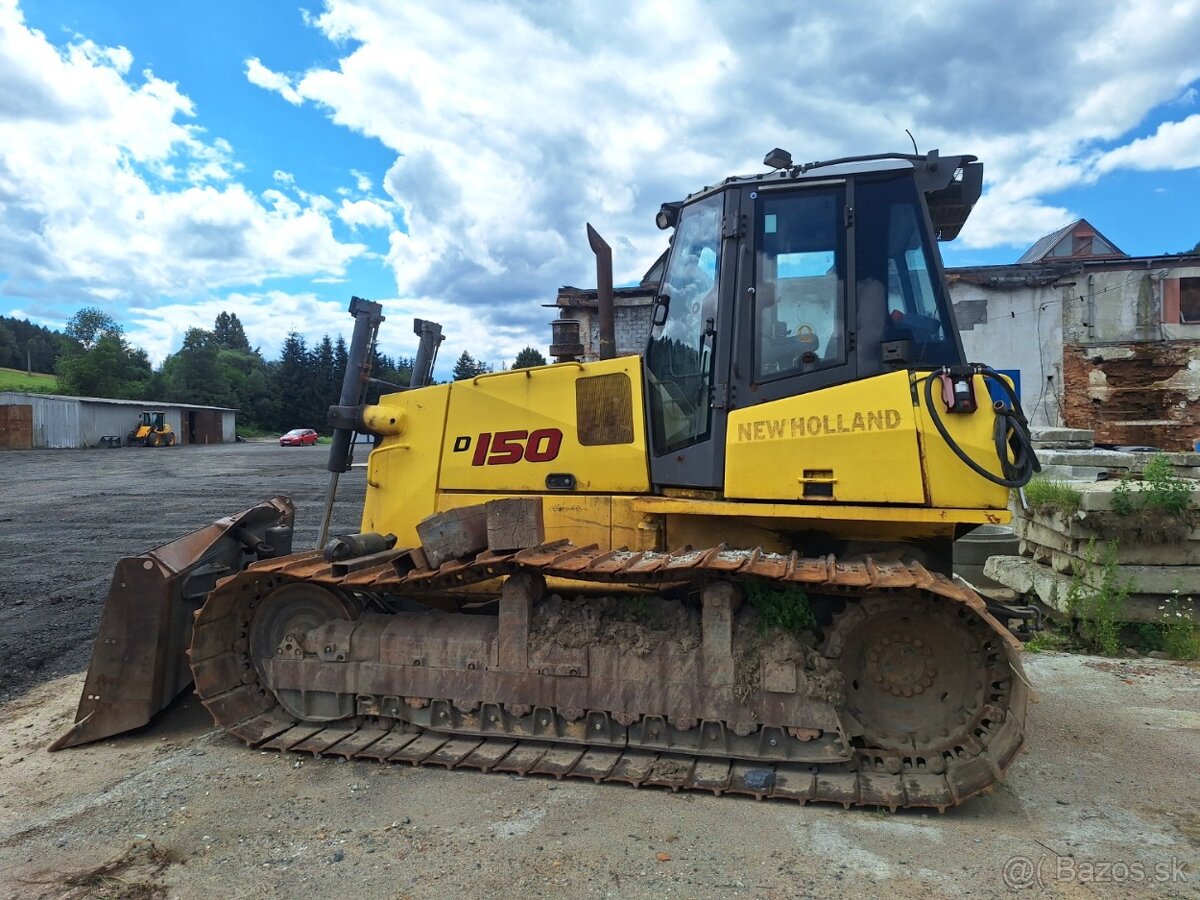NEW HOLLAND D150 - 8