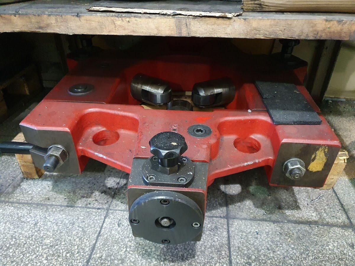 KOVOSVIT Masturn MT 70/2000 CNC soustruh CN - 8