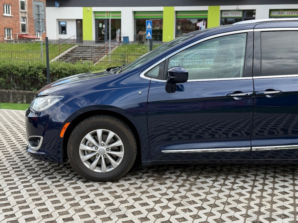 Chrysler Pacifica II - informácie v popise - 8