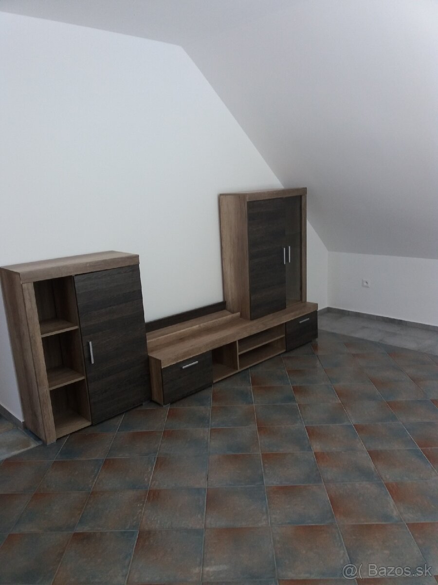 2 izbovy podkrovny byt, Sereď - 8