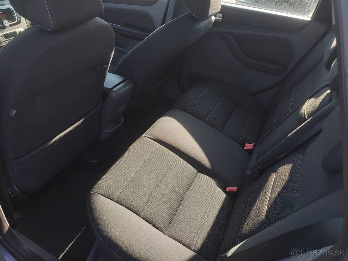 Ford Focus Kombi 1.6 TDCi Duratorq DPF Titanium - 8