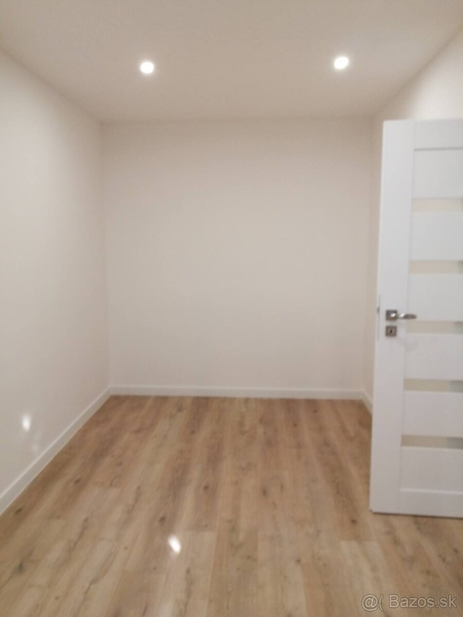 INVESTÍCNÝ NADĆASOVÝ 2IZB S LOGGIOU SEVERNÁ - 8