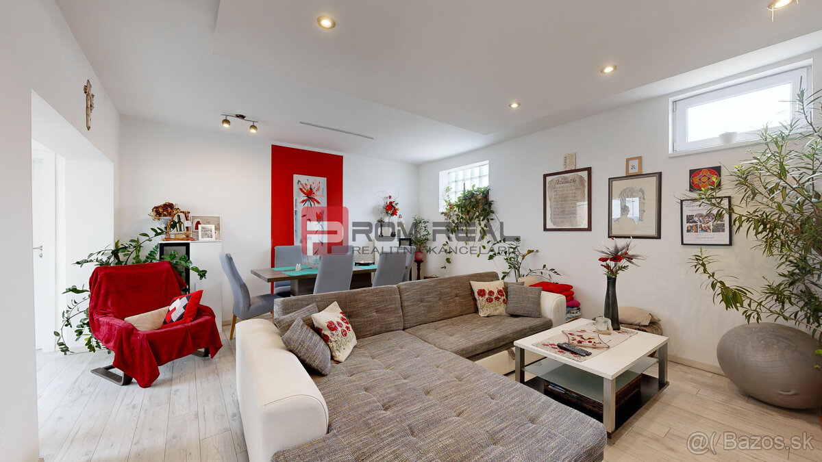 4-izbový rodinný dom s veľkým pozemkom v obci Igram - 8