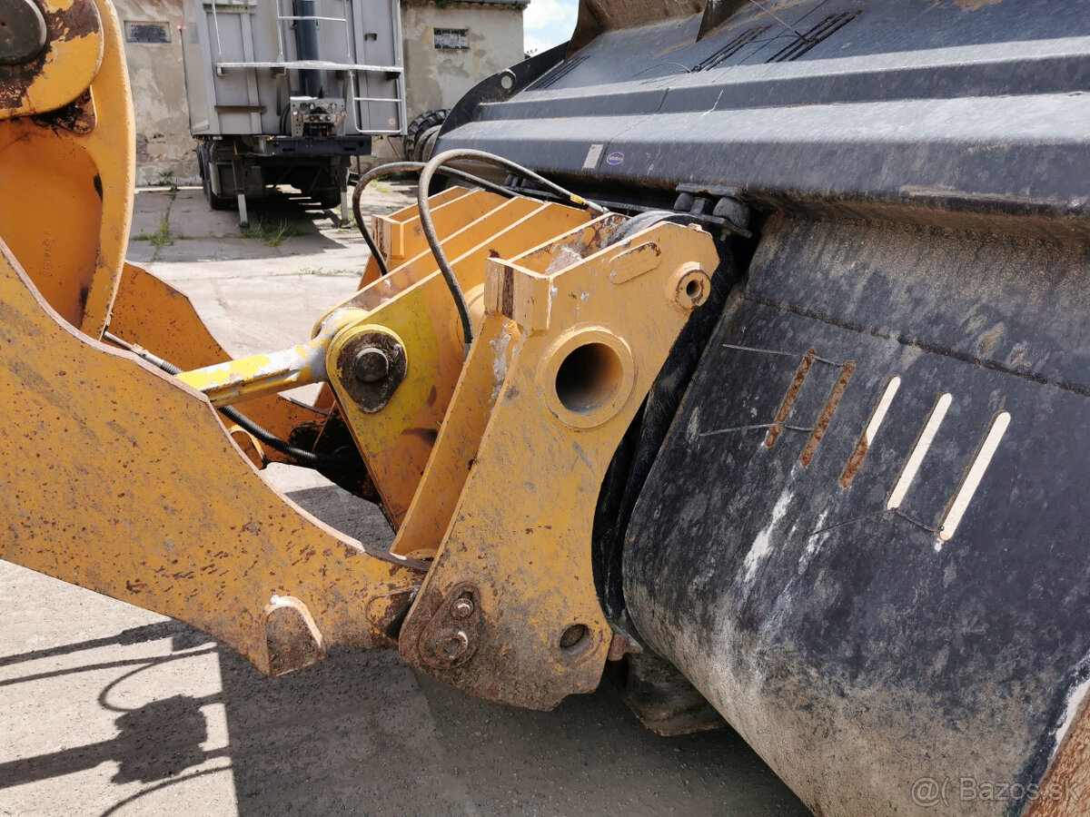 Prodám kolový nakladač LIEBHERR L564 - 8