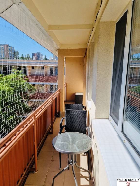 3-izb. nezariadený byt v Karlovej Vsi na Púpavovej ul. vráta - 8