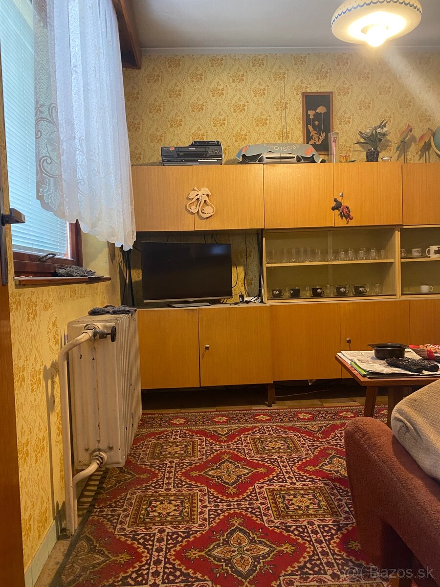 Ponúkam na predaj 5 izb, rodinný dom v obci Kocurice. - 8