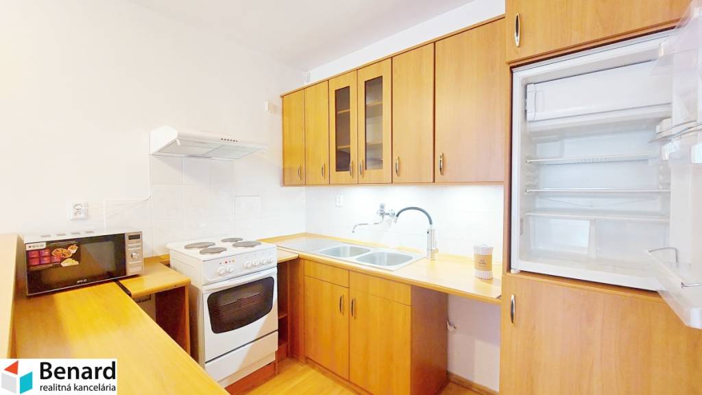 NA PREDAJ POLYFUNKČNÝ DOM NA UL. SLOVENSKÁ, PREŠOV. - 8