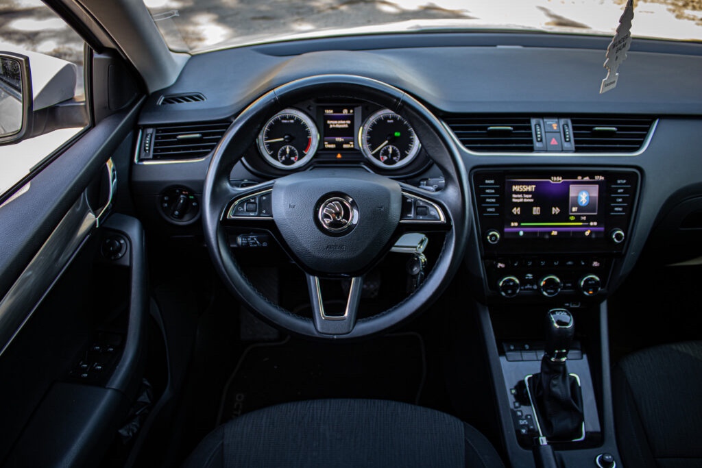 Škoda Octavia Combi 1.6 TDI DSG Style - 8