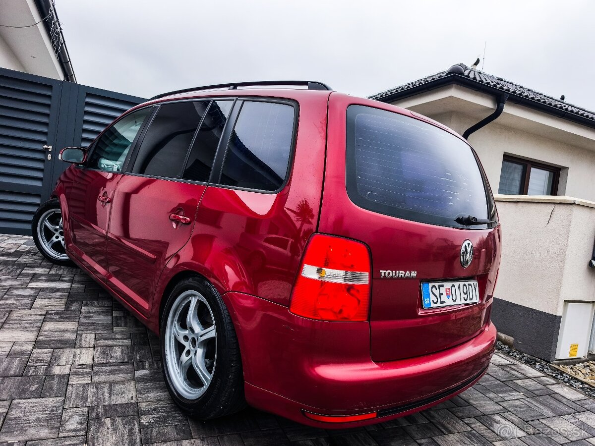 Volkswagen Touran - 8