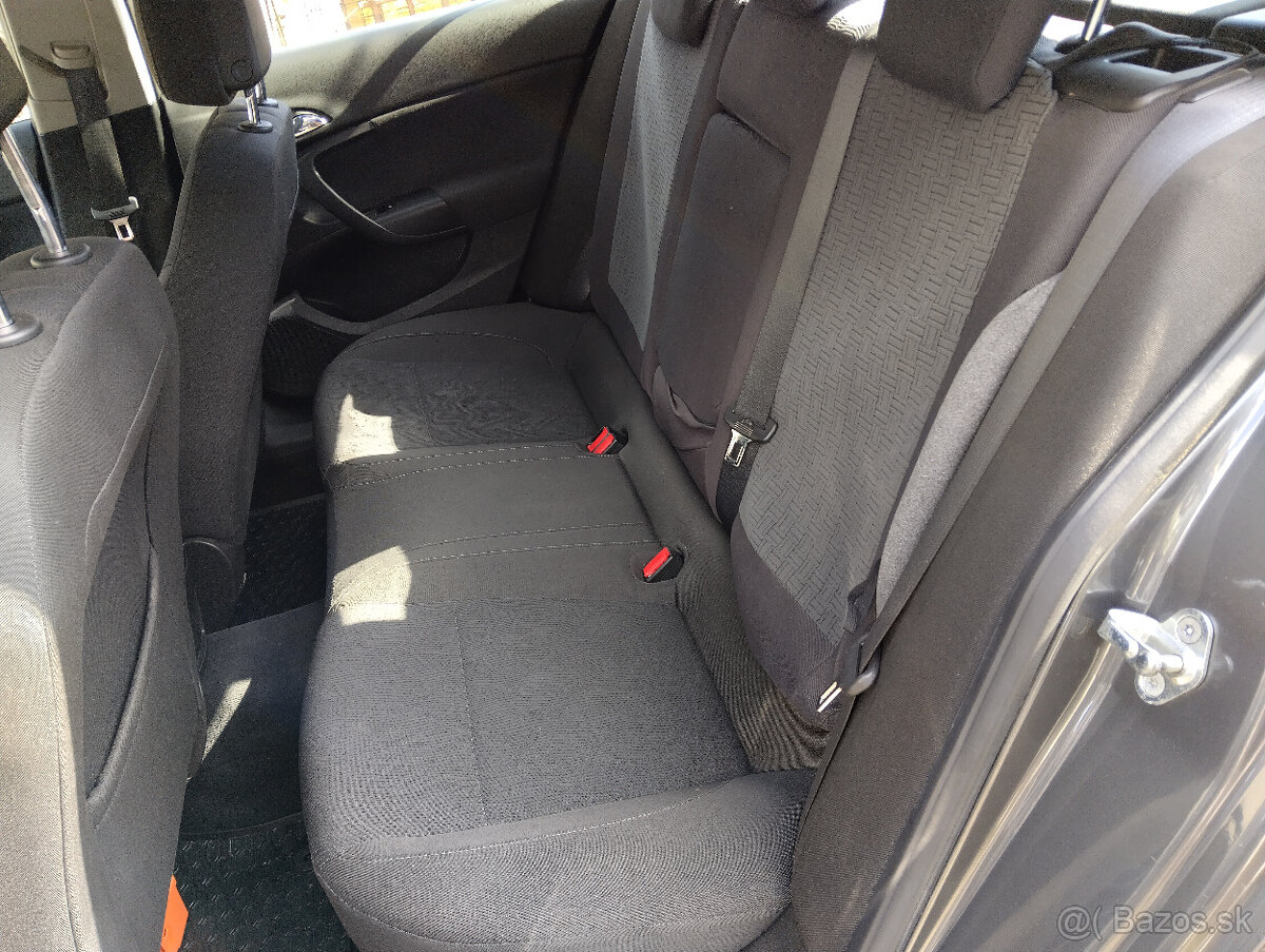 Opel Insignia 1.8 - 8