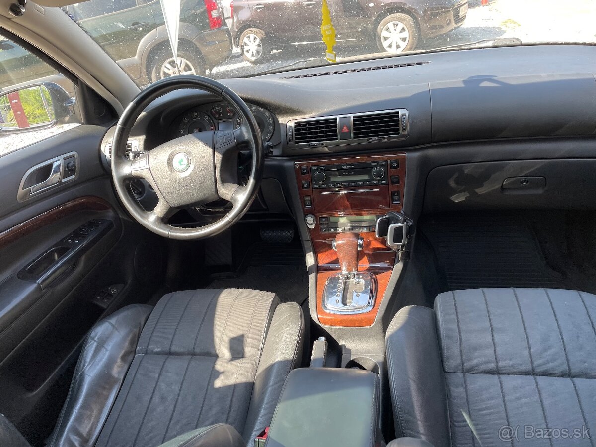 Škoda Superb 2.5 TDI V6 Elegance A/T - 8