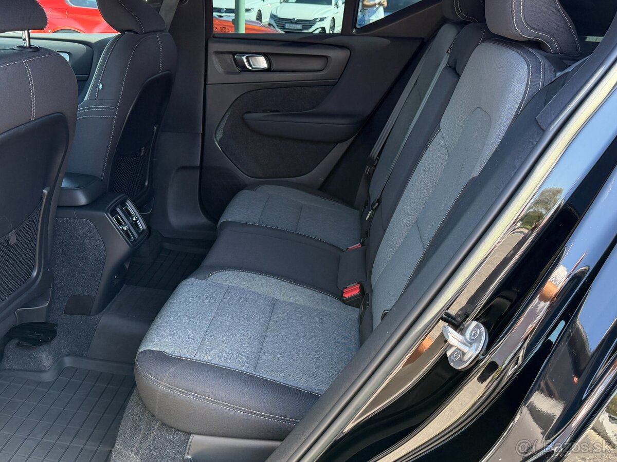 Volvo XC40 1.5 T3 A/T V ZÁRUKE - 8