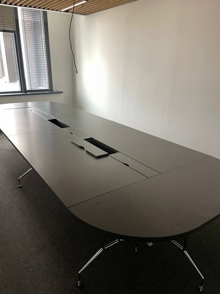 Kancelárske stoly, kontajner - 8
