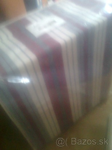 STOL A INÝ NÁBYTOK - 8