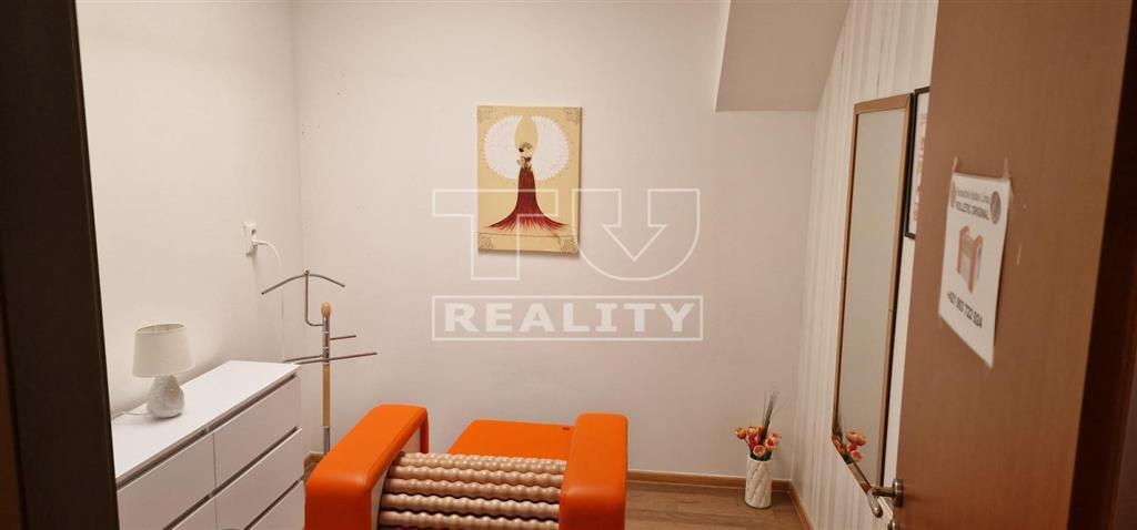 Administratívna budova v centre mesta - 8