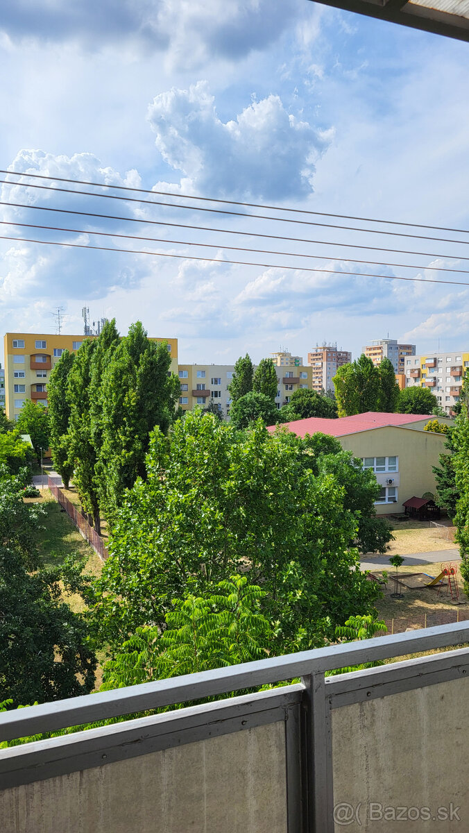 Predaj bytu v Komárne rezervovaný - 8