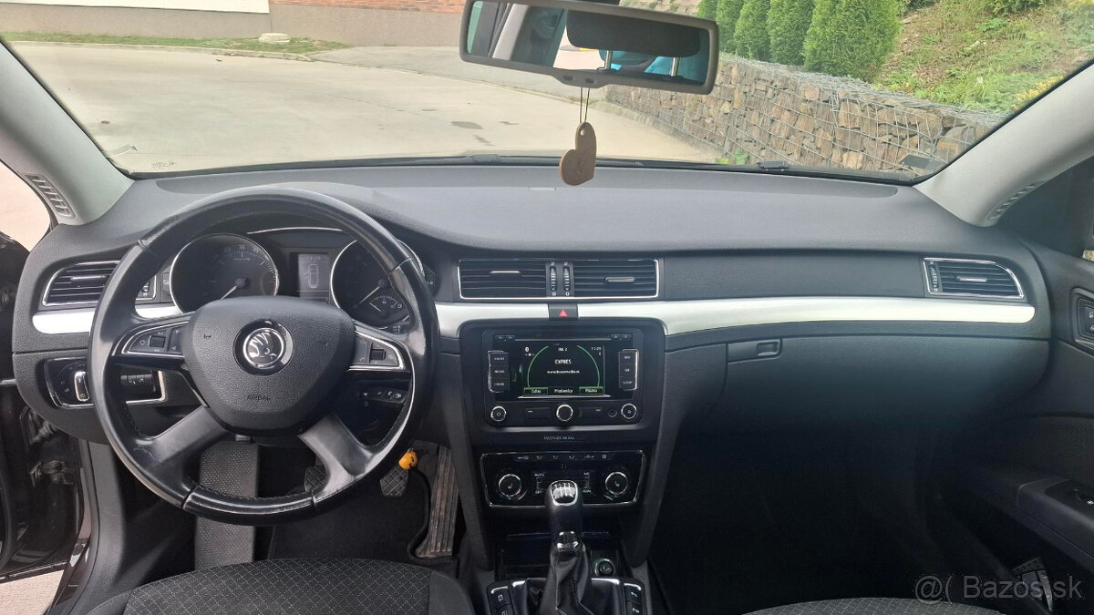 Škoda Superb Combi 1.6 TDI Greenline - 8