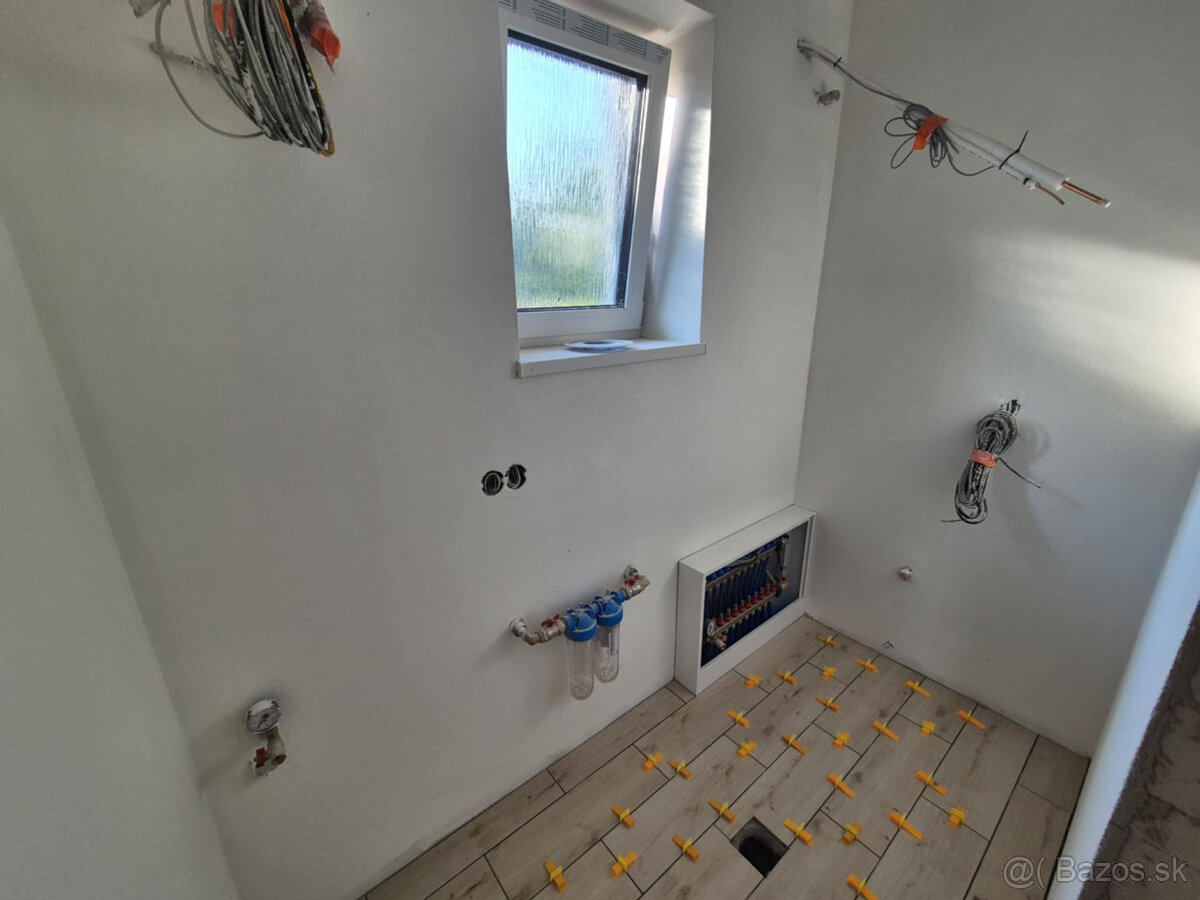 Na predaj je moderný novopostavený rodinný dom vo fáze holod - 8