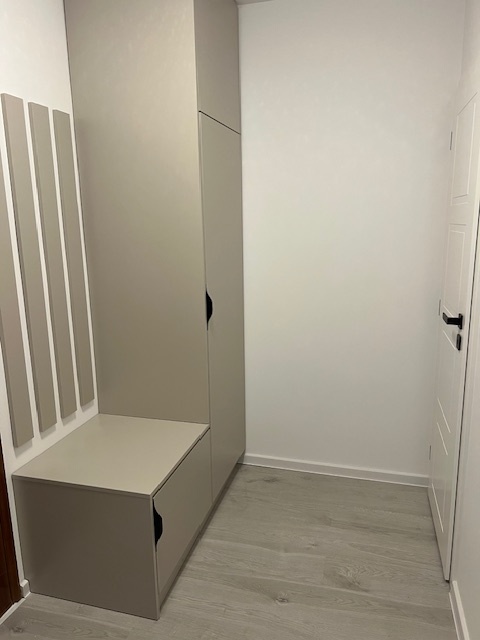 Novo zrekonštr. 2 izb. byt s loggiou, P.Horova - 8