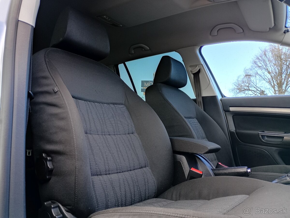 ŠKODA OCTAVIA 1.6TDI 105K COMBI ELEGANCE MAX. - 8