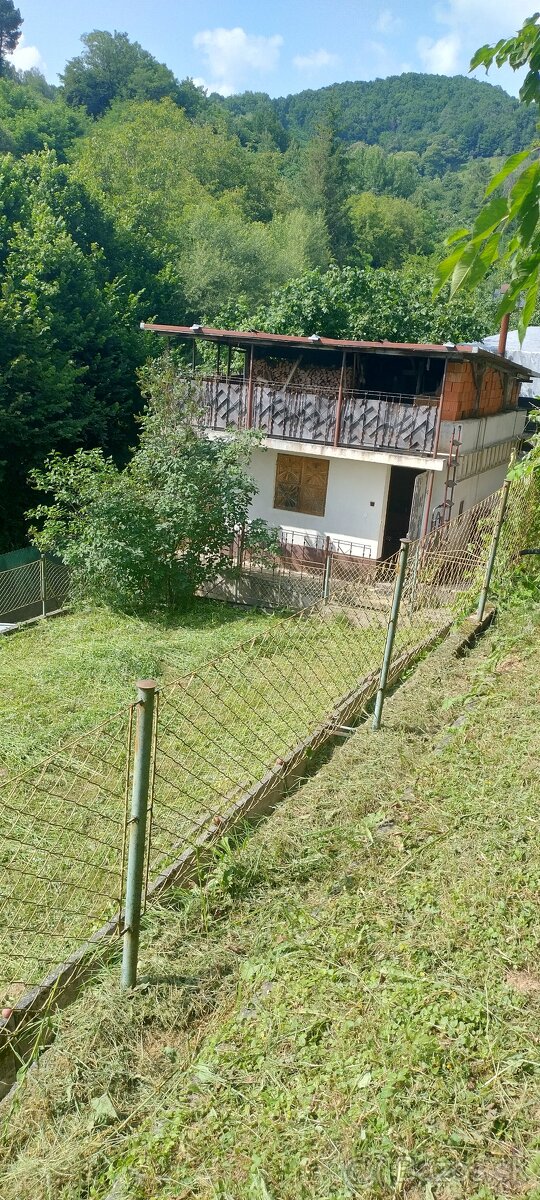 Chatka so záhradou - 8