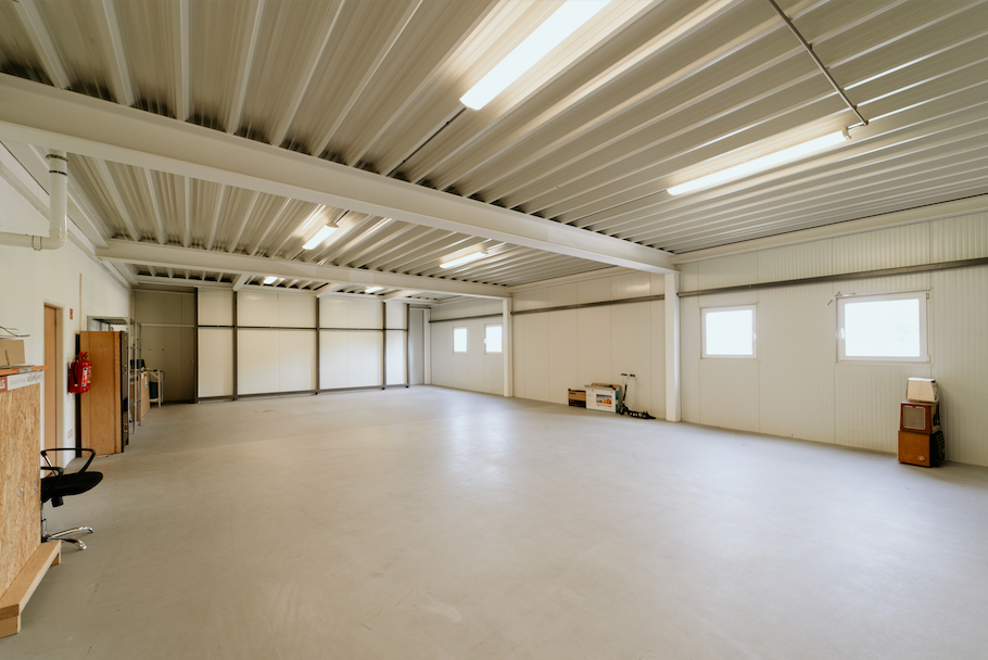 BUDOVA - TOPOĽČANY, obchodná zóna - 8