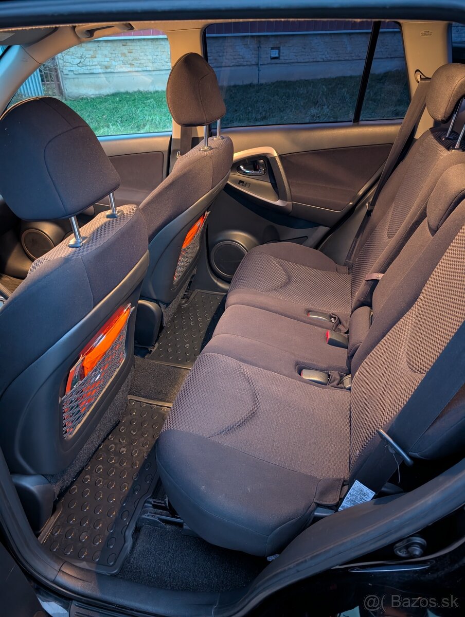 Toyota Rav4 2.0 VVT-i 112kW AT/4 - 8