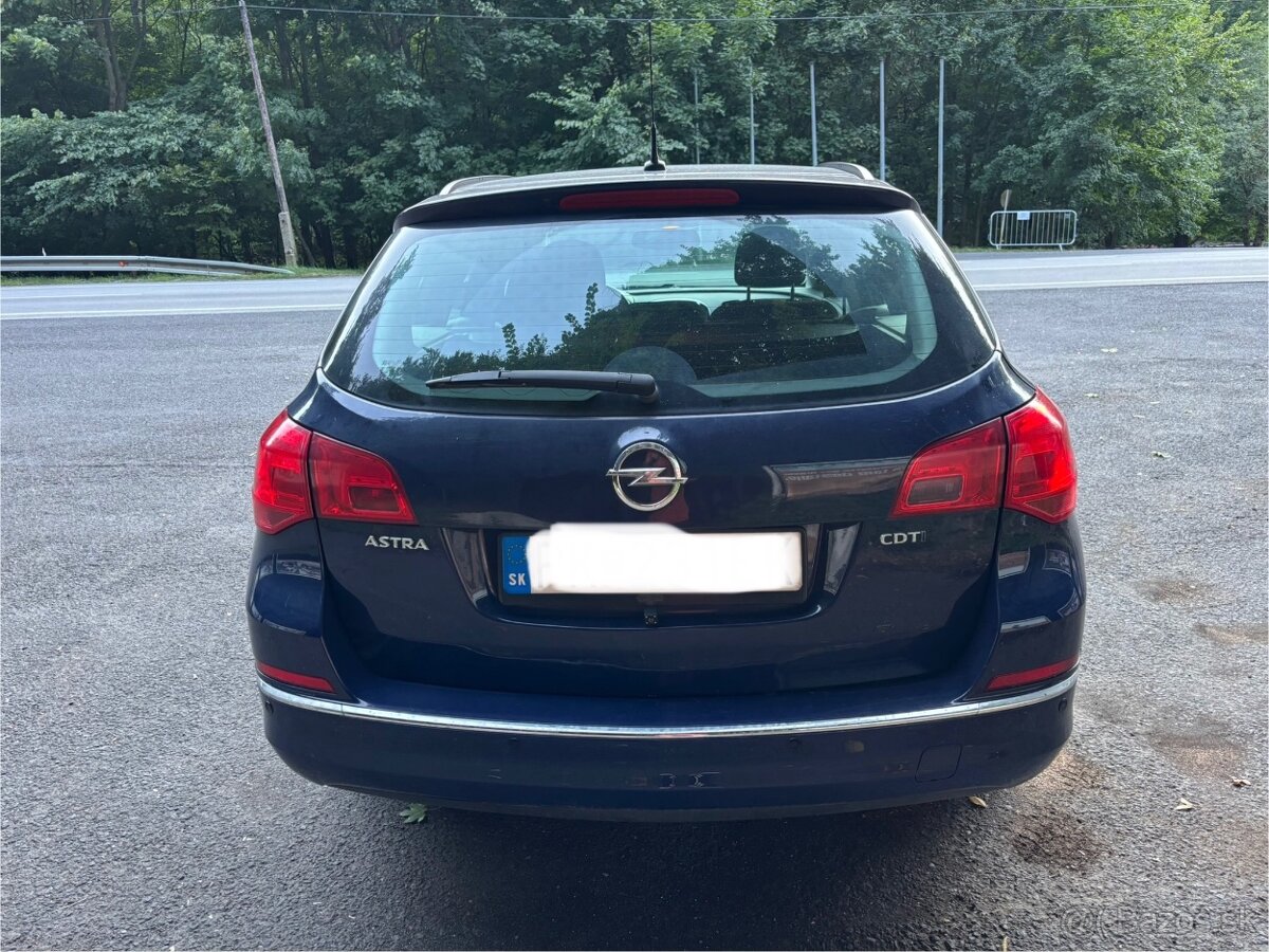 Predám Opel Astra Sports Tourer 1.7 CDTI (110k) - 8