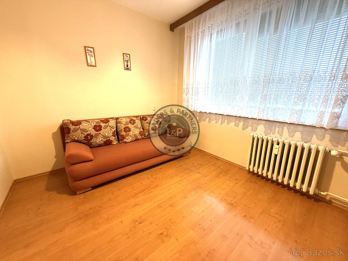 Na predaj 3iz. so zaskleným balkónom v Seredi - 8