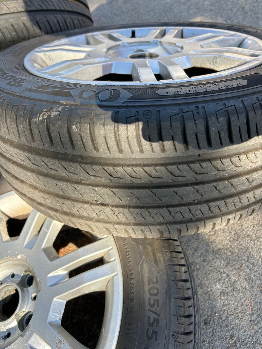 Predám hliníkové disky s pneu R16 - 8