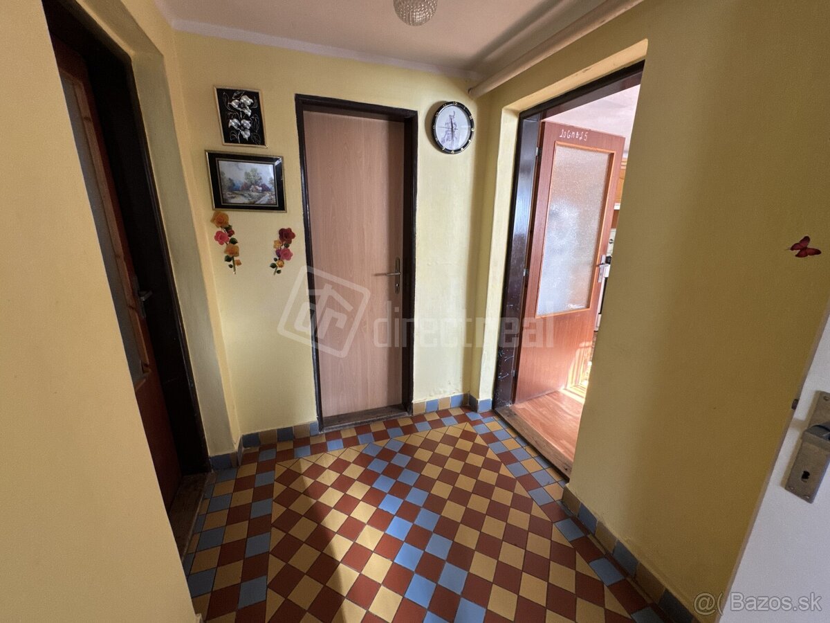 Priestranný rodinný dom s veľkým pozemkom v obci Bojn… - 8