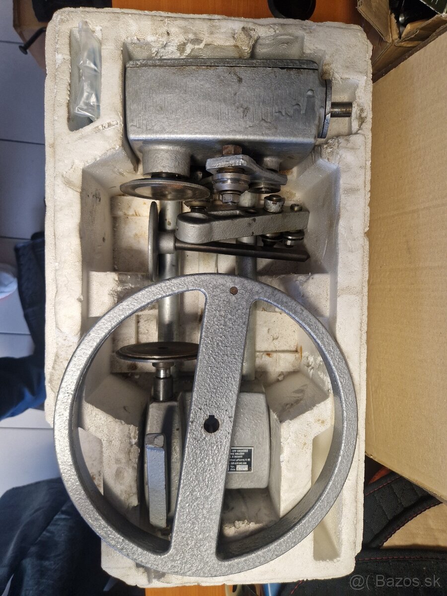 Uzatvárač konzerv /rezervovaný do 22.11./ - 8