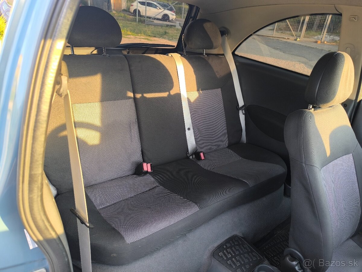 Opel Corsa C 1.4 16v - 8