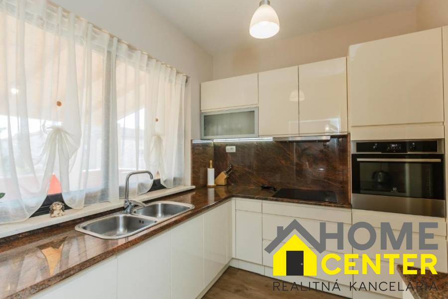 Nádherný dom /420 m²/ s bazénom a výhľadom na more, Dalmátsk - 8