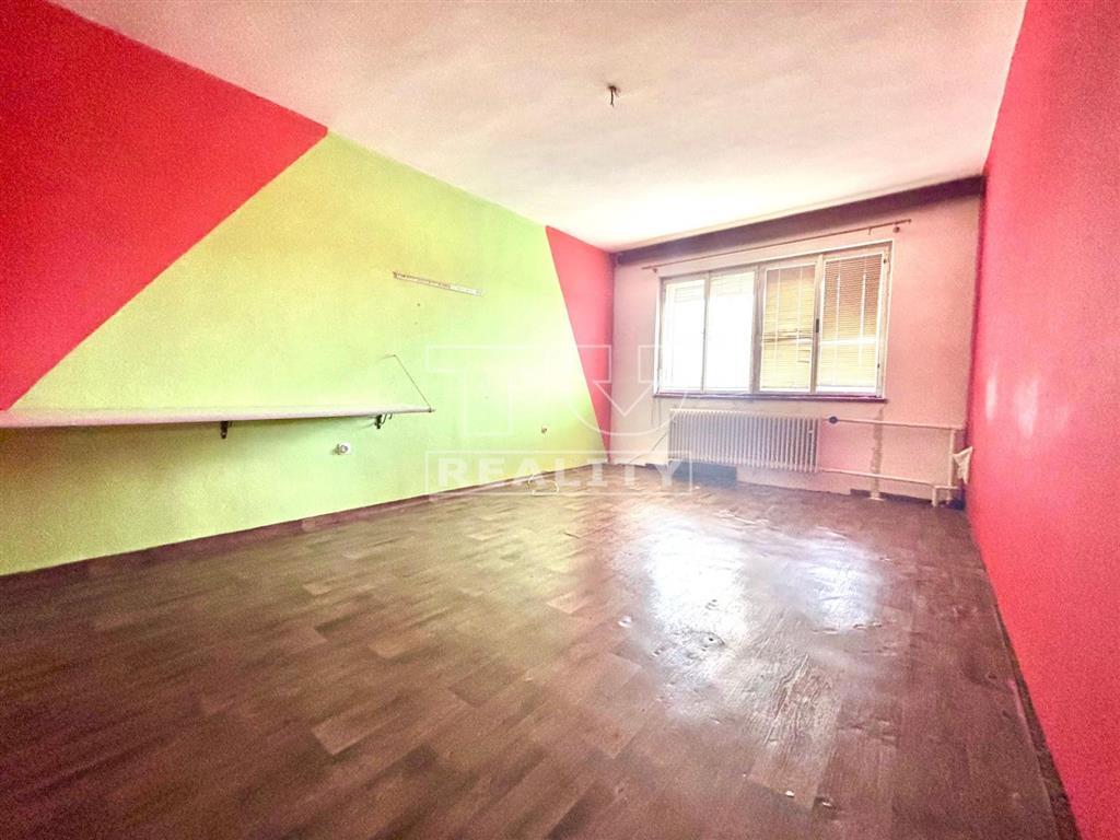 ZNÍŽENÁ CENA
Na predaj rodinný dom v obci Kovarce... - 8