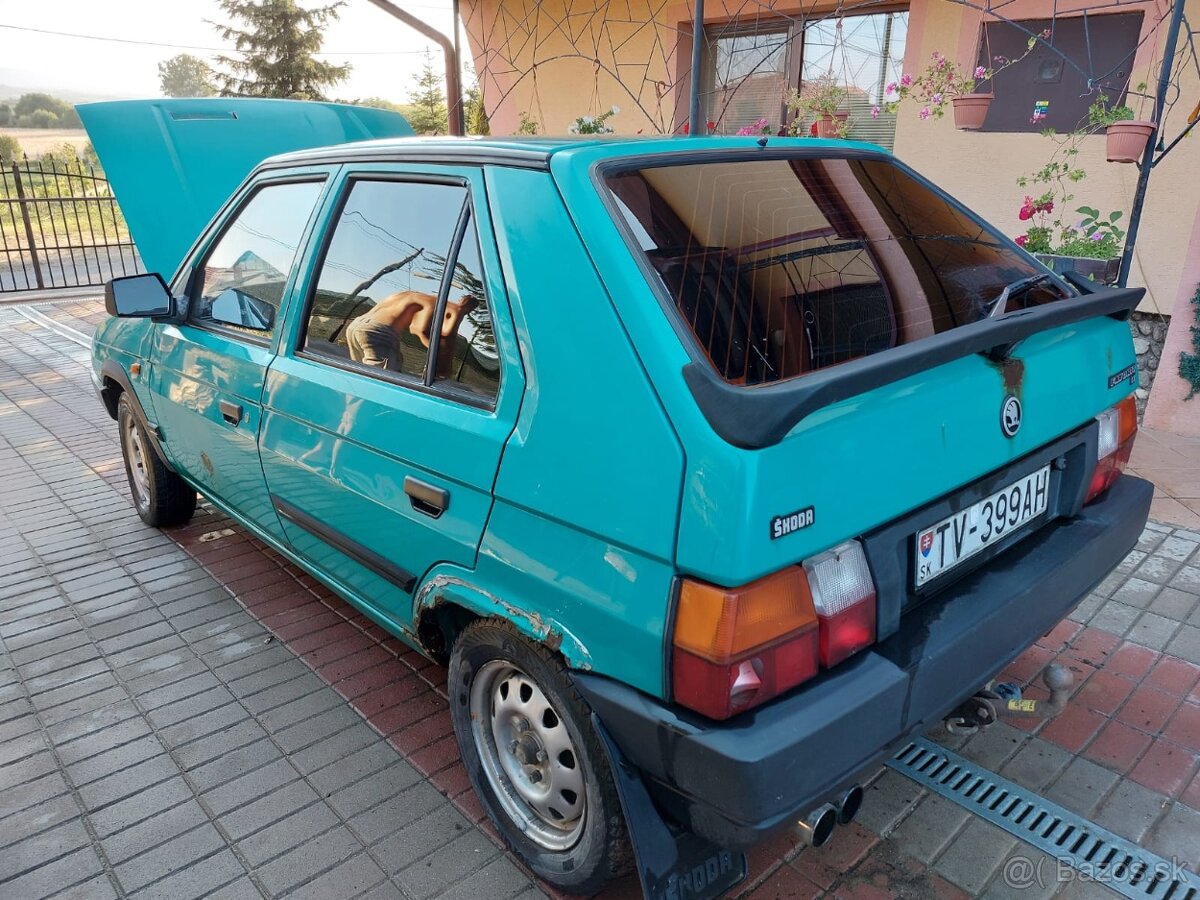 Skoda favorit 1.3spi - 8