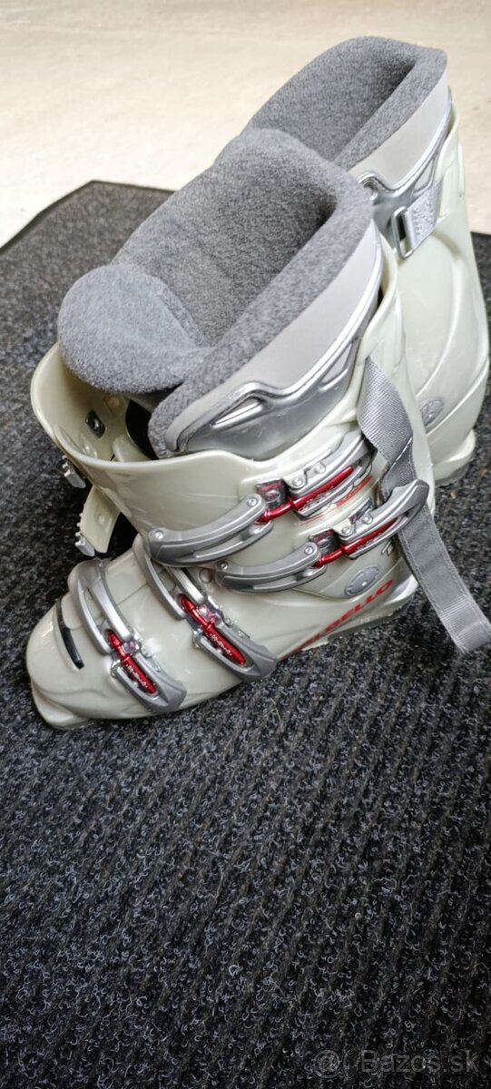 Dámsky lyžiarsky výstroj - 8
