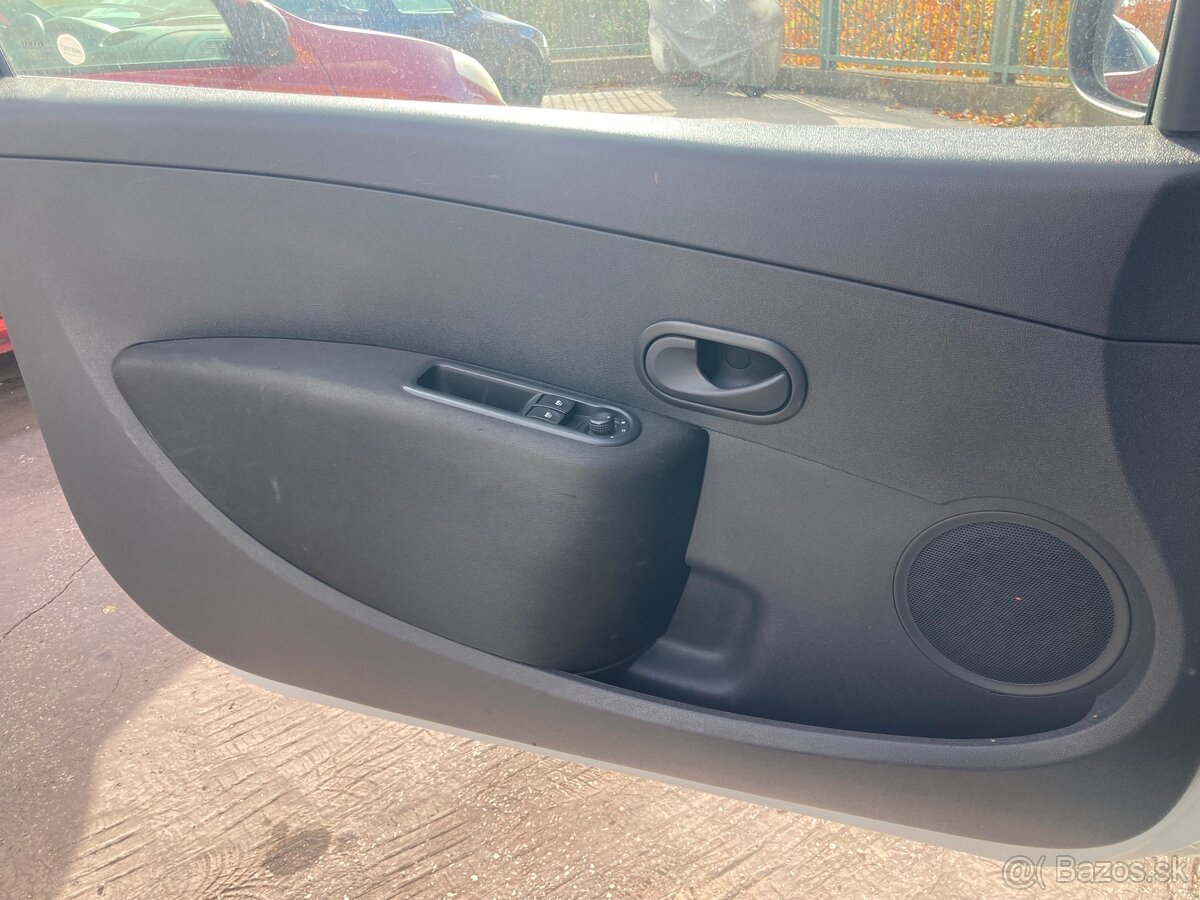 Renault clio 3 1,5 dCi 2miestne - 8