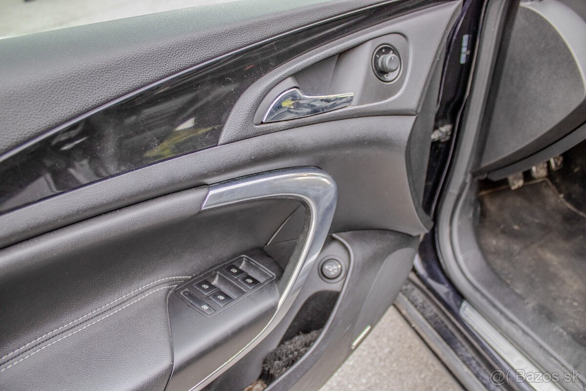 Opel Insignia ST 2.0 Turbo ECOTEC Cosmo - 8