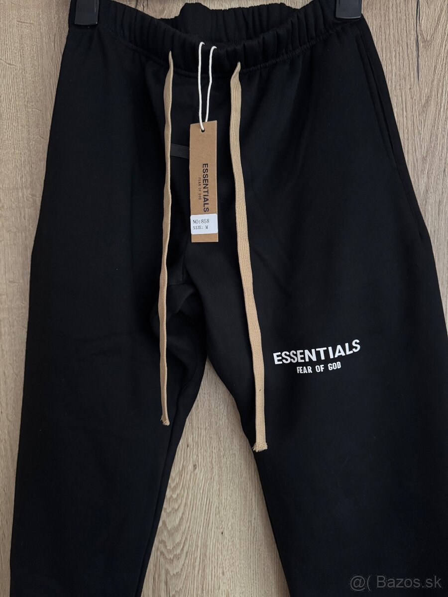 Essentials tepláková súprava / NOVÁ / veľk. M - 8